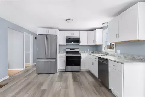 7 Nancy St, Coventry, RI 02816 photo 9