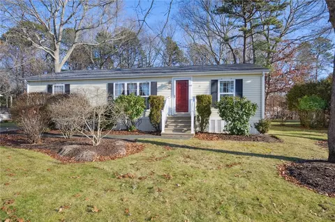 261 Leisure Dr, South Kingstown, RI 02879