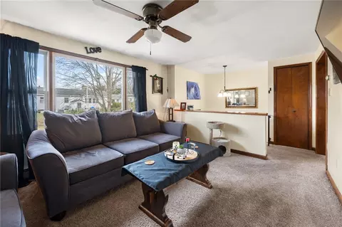 16 Walton St, Westerly, RI 02891 photo 4