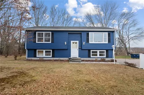 16 Walton St, Westerly, RI 02891