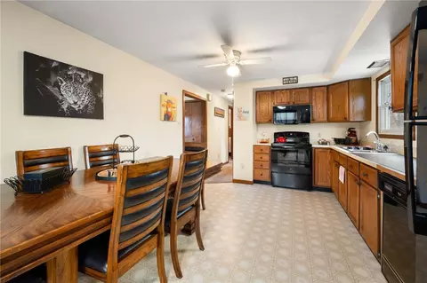 16 Walton St, Westerly, RI 02891 photo 8