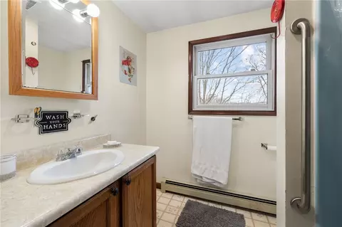 16 Walton St, Westerly, RI 02891 photo 11