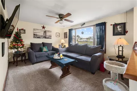 16 Walton St, Westerly, RI 02891 photo 5