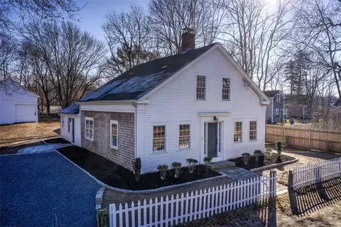 17 Reed Rd, Westport, MA 02790