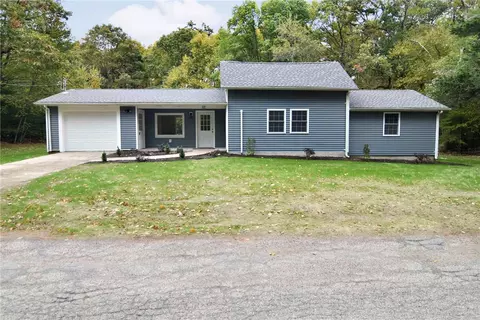 32 Canonchet Driftway, Hopkinton, RI 02832