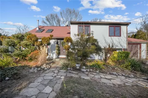 37 Breana Ln, Warwick, RI 02886