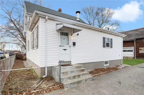 72 Dickens St, Pawtucket, RI 02861