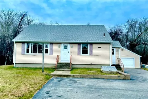 960 East Rd, Tiverton, RI 02878