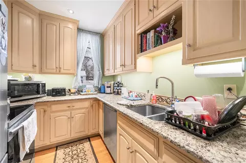 395 S Main St, Woonsocket, RI 02895 photo 10