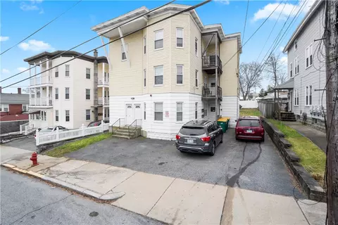 35 Rivulet St, Woonsocket, RI 02895
