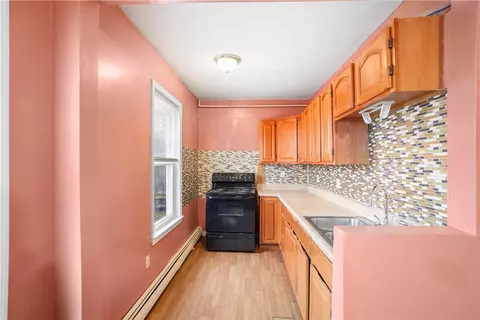 35 Rivulet St, Woonsocket, RI 02895 photo 3