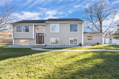 36 Step Cir, Warwick, RI 02889