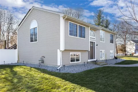 36 Step Cir, Warwick, RI 02889 photo 4