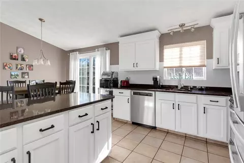 36 Step Cir, Warwick, RI 02889 photo 14