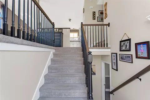 36 Step Cir, Warwick, RI 02889 photo 7