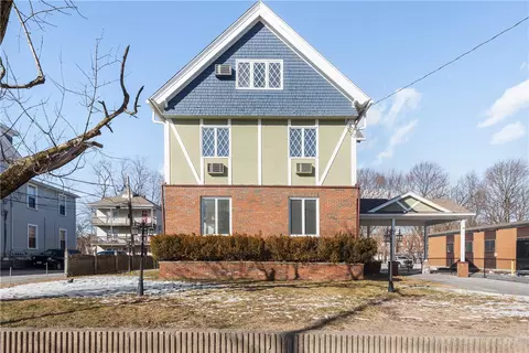 58 Hamlet Ave, Woonsocket, RI 02895 photo 1