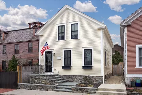 54 Second St, Newport, RI 02840