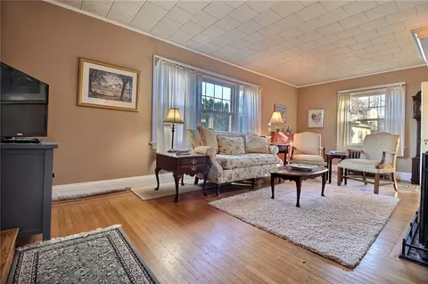 38 Spruce St, Westerly, RI 02891 photo 7