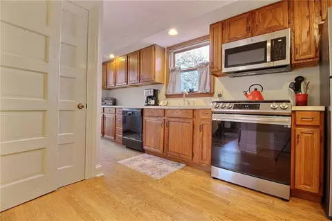 38 Spruce St, Westerly, RI 02891 photo 12