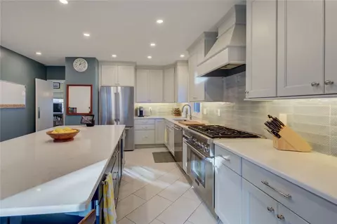 153 Morris Ave, Providence, RI 02906 photo 18