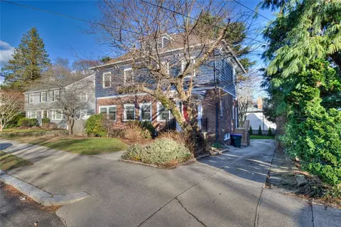 153 Morris Ave, Providence, RI 02906 photo 3