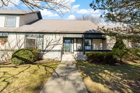 14 Brandywine Ln, Narragansett, RI 02882