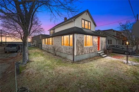 46 Blanding Ave, Barrington, RI 02806