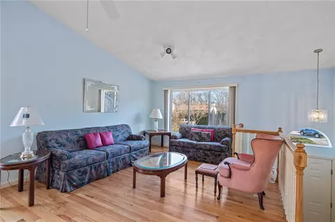 20 Devon Ct, Warwick, RI 02889 photo 10