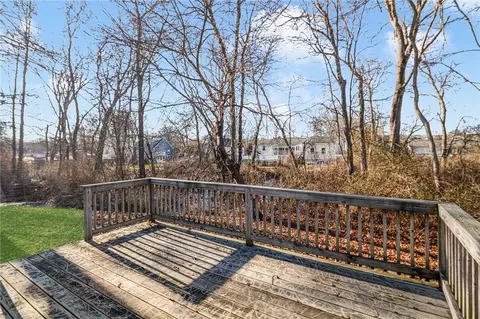 20 Devon Ct, Warwick, RI 02889 photo 5
