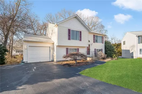20 Devon Ct, Warwick, RI 02889