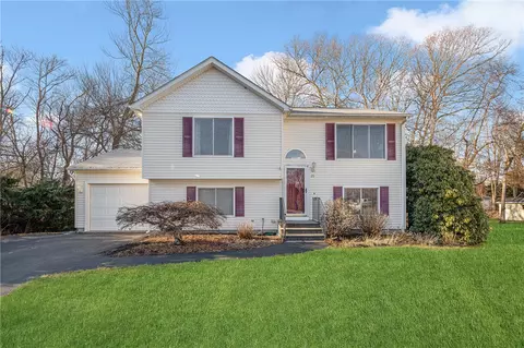 20 Devon Ct, Warwick, RI 02889 photo 2