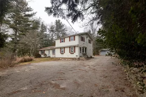 1361 Hope Rd, Cranston, RI 02831