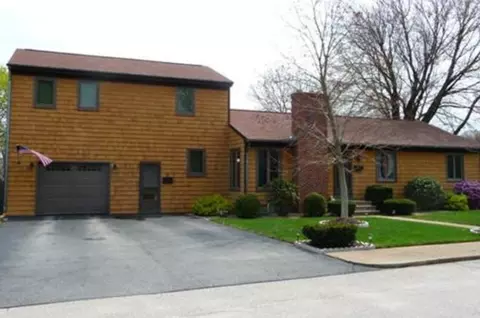 8 Albion St, West Warwick, RI 02893