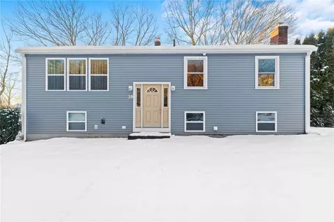 39 Campbell St, West Warwick, RI 02893