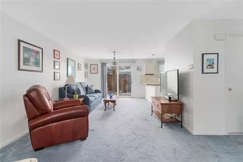 955 Brighton Way, Warwick, RI 02886 photo 6