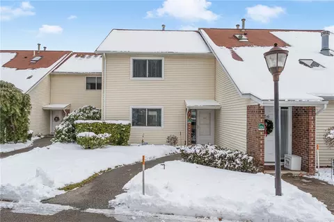 955 Brighton Way, Warwick, RI 02886 photo 2