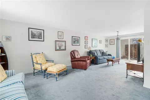 955 Brighton Way, Warwick, RI 02886 photo 5