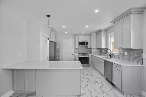 283 Milton Rd, Warwick, RI 02888 photo 5