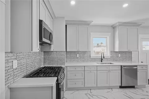 283 Milton Rd, Warwick, RI 02888 photo 6