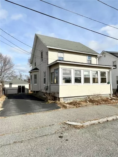 28 Orlo Ave, East Providence, RI 02914