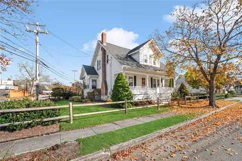 39 Jefferson St, Fairhaven, MA 02719