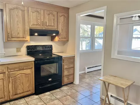 4 Ashel St, Westerly, RI 02891 photo 3