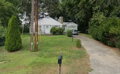 59 Metropolitan Park Ave, Seekonk, MA 02771