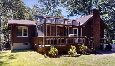 85 Woodland St, Lincoln, RI 02865