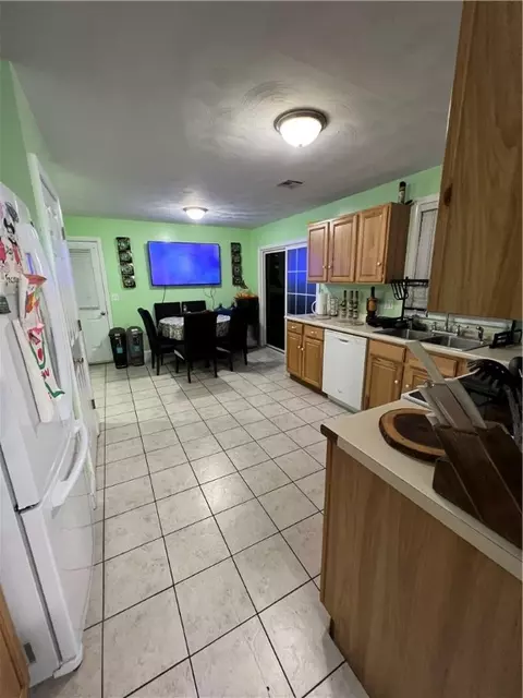 122 Park Ave, Woonsocket, RI 02895 photo 10