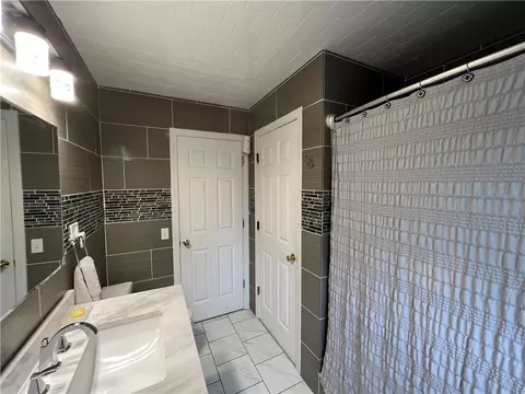 122 Park Ave, Woonsocket, RI 02895 photo 16