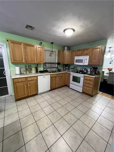 122 Park Ave, Woonsocket, RI 02895 photo 11