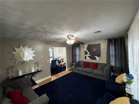 122 Park Ave, Woonsocket, RI 02895 photo 2