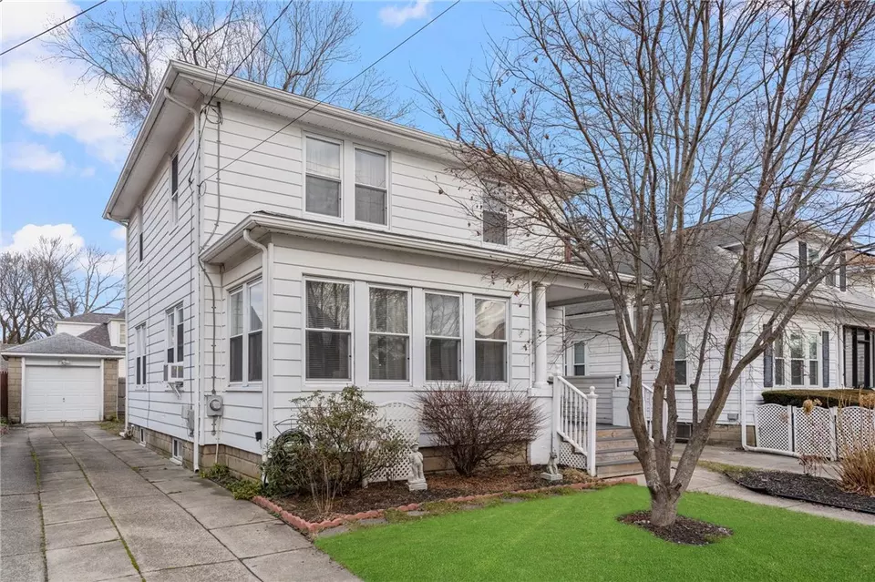 59 Legion Way, Cranston, RI 02910 41 Photos Movoto