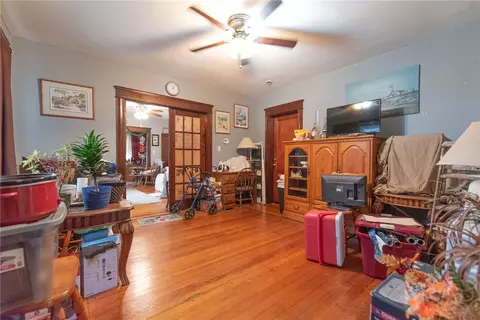 201 4th Ave, Woonsocket, RI 02895 photo 2